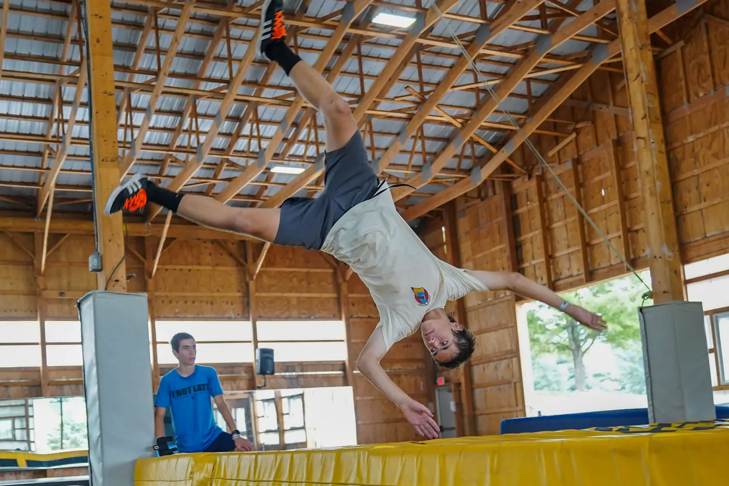 Parkour Camper flipping